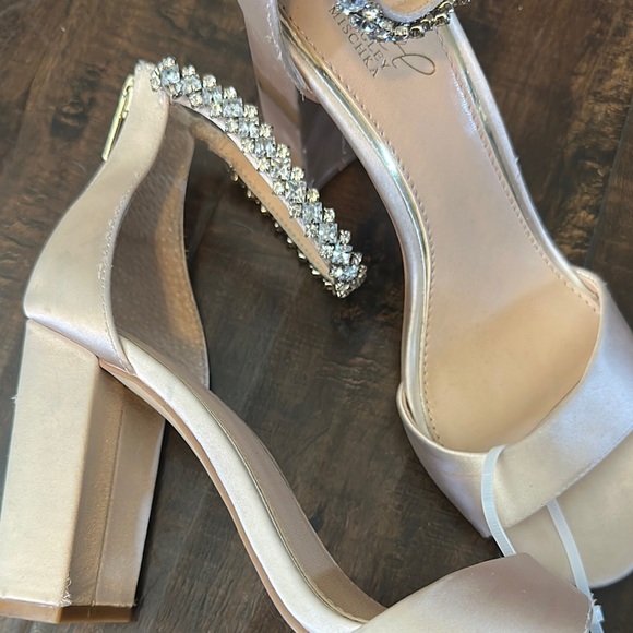 Badgley Mischka Elegant Satin Jeweled Women's Heels - Picture 3 of 8